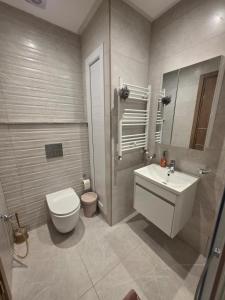 Elegant 2 bedrooms with Pool and Beach is 5 min walk