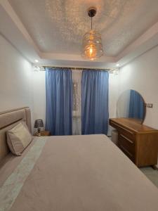 Elegant 2 bedrooms with Pool and Beach is 5 min walk