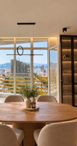 Luxury Top- Floor Apartment with Panoramic View - Tirana