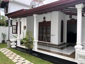 Villa T