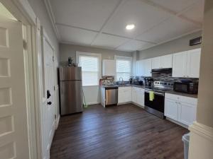 2BR Apartment Near Wesleyan 303