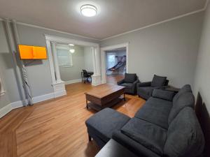 2BR Apartment Near Wesleyan 303