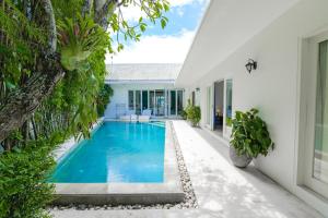 4BR Private Villa in Quiet Berawa near Equestrian