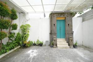 4BR Private Villa in Quiet Berawa near Equestrian