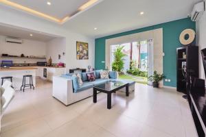 4BR Private Villa in Quiet Berawa near Equestrian