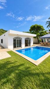 Casa Latinna a pie de playa