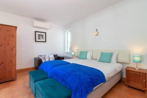 Casa Rainha Near Carvoeiro pool BBQ