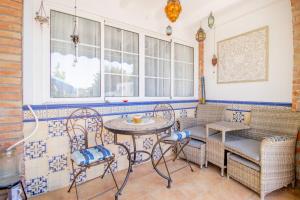 Sunny 2Bed Flat with 12m Terrace and Pool
