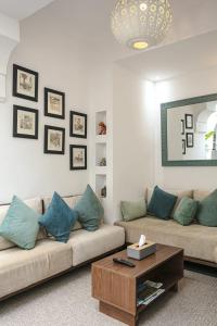 Riad African house, with 4 suites and heated pool