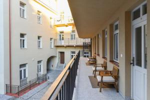 Stylish Apt Right in the City Center