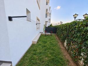 La Perla Azure 3BR Pool 12Min Walk to the Beach