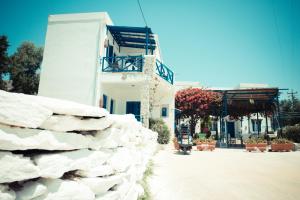 Doras Studios & Apartments