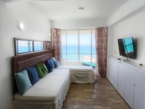 Ocean Views • Walk to Beach • Pool • Balcony