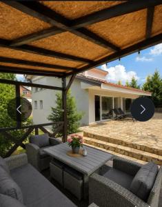 KOSMAJ OASIS House