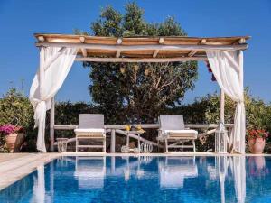 Peaceful Pool Villa in Crete Countryside