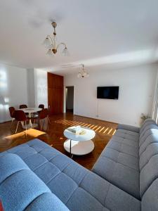 Elegant & Spacious Apartment in the City Centre