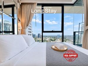 Near BTS l City View l Sky Lounge and Pool
