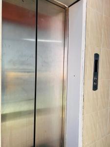 1BDM Aptmt Free Wifi,TV, NETFLIX,FRIDGE,KITCHEN-busy area