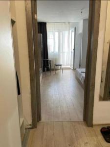1 room Near City Center