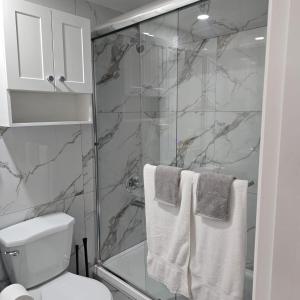 2BR entry suite near YVR, DT, SkyTrain