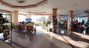 Ritzy House Hotel