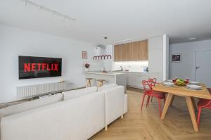 Lumina I 4-room Family Apart with Parking & Balcony I 90m2