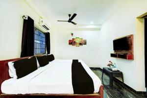Townhouse R S PURAM Junction Formerly Venition Inn