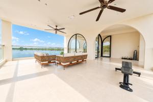 Lake House Pool Villa KTV&BBQ Peaceful Retreat
