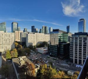 13th-Floor Warsaw Skyline AC Central Location