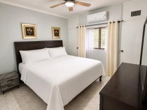 Modern 2BR Retreat in New Kingston