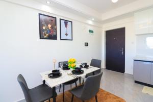 Modern affordable 2BR westlands near expressway embassies malls