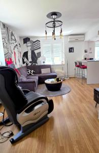 Cute sunny apartment near the center