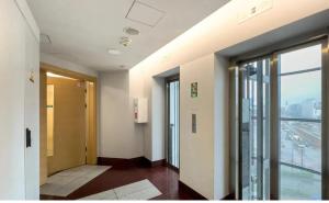 Tailored Comfort - Nowoczesny Apartament z Parkingiem, Rynek