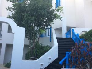 The Chelona pool access by Away