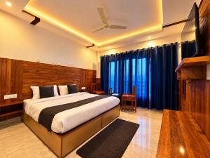 The Forest Season Resort, - A Premium Property & Open Terrace in Mussoorie