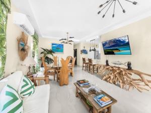 Luxury Pyramid Point Villa Ocho Rios
