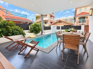 Luxury 5BR Pool Villa KTV&BBQ Near Walking Street