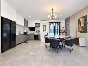 Luxury 5BR Pool Villa KTV&BBQ Near Walking Street