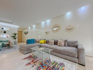 Golf Garden-Level Apartment Pool & Parking