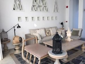 The Chelona pool access by Away