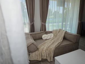 Phuket Sirinat international park condominuim for rent