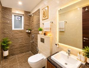 Near Shree Mahakal Temple Hotel Shivmahima AP Homestay - Fully Aircondition Rooms - free wifi - BEST FAMILY HOTEL IN UJJAIN