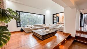 Luxury house 7mn ProvenceJacuzziAC7brbbqparking