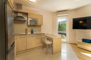 Morskie Oko Apartament z Klimatyzacją Blisko Plaży by Noclegi Renters