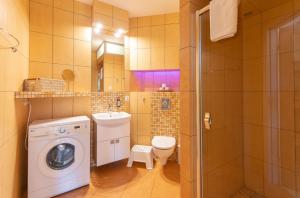 Morskie Oko Apartament z Klimatyzacją Blisko Plaży by Noclegi Renters