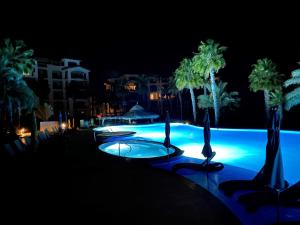 Ocean Views, Beachfront Resort, Pool & Golf