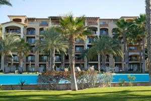 Ocean Views, Beachfront Resort, Pool & Golf