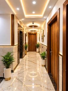 Hotel Grand Ballmont Suite Near IGI Delhi Airport - Free Airport and Aerocity Pickup & Drop