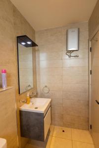 3 bedroom 15th floor Wilma Towers with 3 balconies
