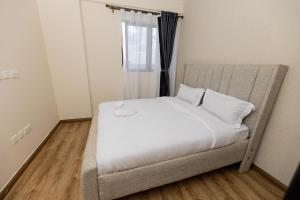 3 bedroom 15th floor Wilma Towers with 3 balconies